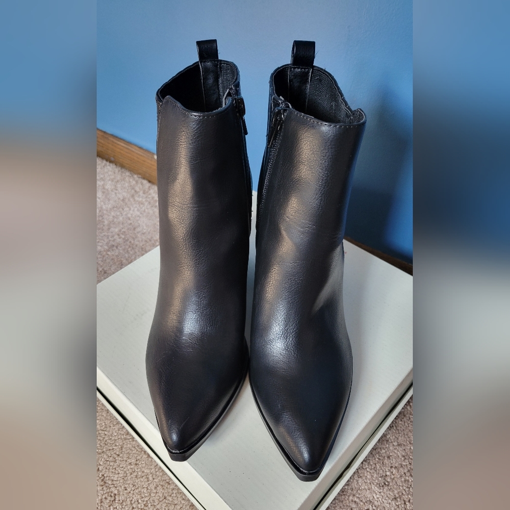 Size 8 Esprit boots